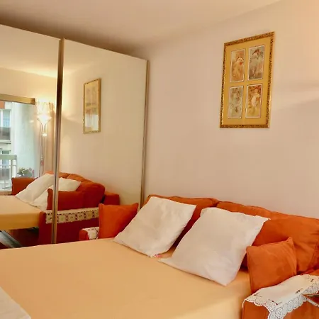 Sleeps 4 Air Con Wifi *
